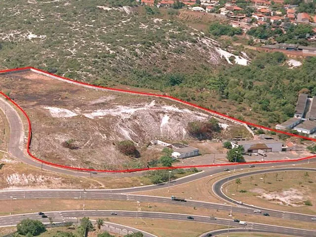 Imagem: Terreno À Venda na Paralela, Salvador