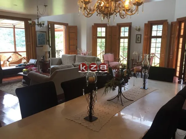Imagem 15: Casa de Luxo em Condomínio: 5 Quartos, 5 Suítes, 4 Salas e Mais - Venda em Descansópolis, Campos do Jordão-Sp