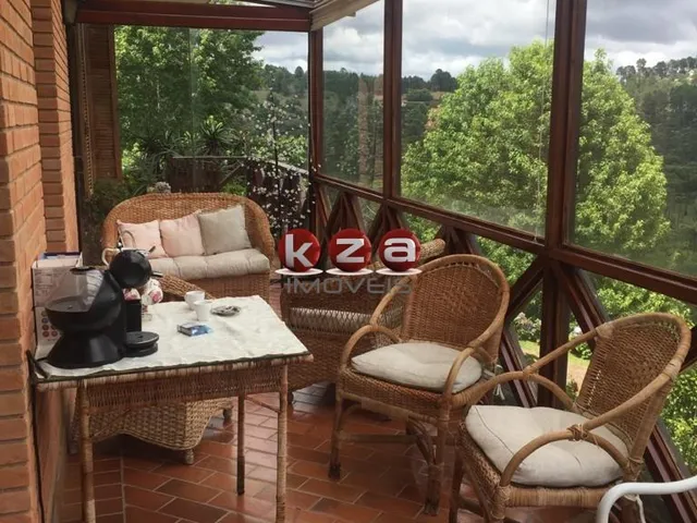 Imagem 3: Casa de Luxo em Condomínio: 5 Quartos, 5 Suítes, 4 Salas e Mais - Venda em Descansópolis, Campos do Jordão-Sp