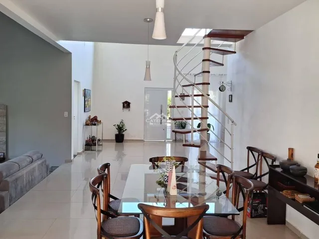 Imagem: Casa com 4 Dormitórios À Venda, 277 M²