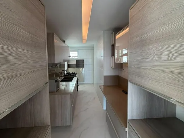 Imagem 4: Apartamento Mobiliado em Piatã, Salvador - 3 Suítes, 144M², 3 Vagas, Vista Livre, Área de Lazer Completa