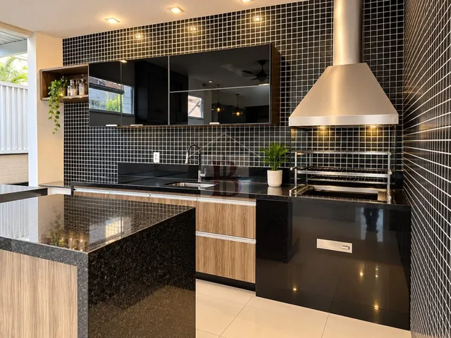 Imagem 15: Cobertura de Luxo À Venda em Icaraí, Niterói-Rj: 4 Quartos, 1 Suíte, 1 Sala, 4 Banheiros, 1 Vaga, 220M². Veja Mais!
