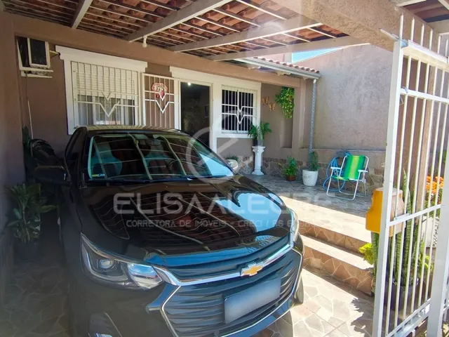 Imagem: Casa com Quiosque e Churrasqueira no Bairro