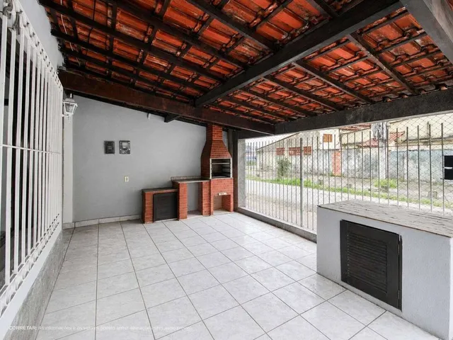 Imagem 3: Casa À Venda no Bairro da Luz em Nova Iguaçu, com 3 Quartos, 100M², Varanda e Churrasqueira