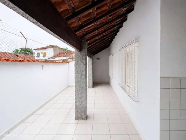 Imagem 5: Casa À Venda no Bairro da Luz em Nova Iguaçu, com 3 Quartos, 100M², Varanda e Churrasqueira