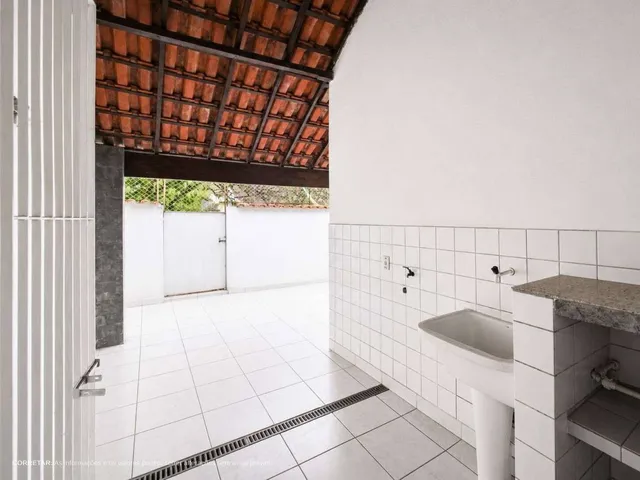 Imagem 6: Casa À Venda no Bairro da Luz em Nova Iguaçu, com 3 Quartos, 100M², Varanda e Churrasqueira