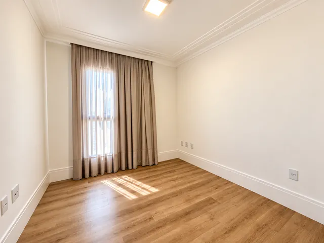 Imagem 4: Apartamento À Venda em Itapema, Centro, com 4 Quartos, 210M²