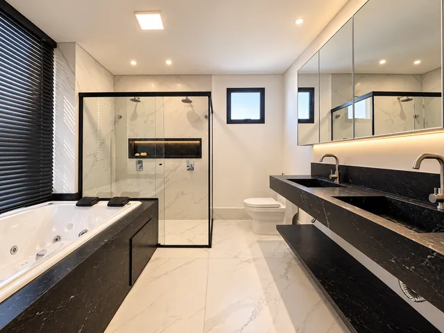 Imagem 3: Apartamento À Venda em Itapema, Centro, com 4 Quartos, 210M²