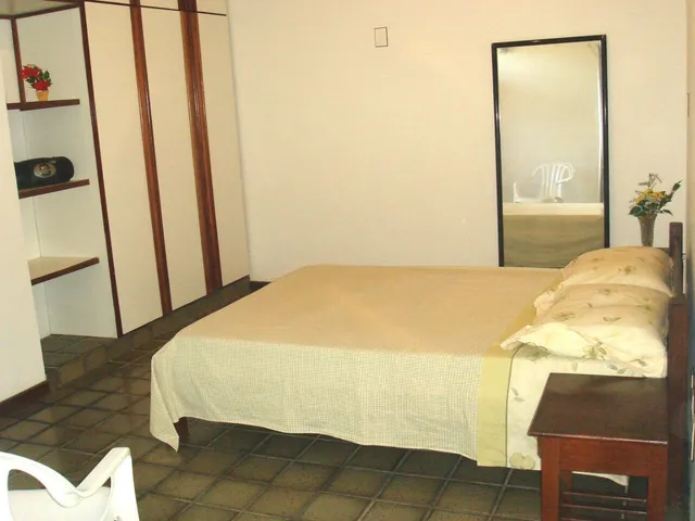 Imagem 3: Casa À Venda em Guarajuba (Monte Gordo) - 4 Quartos · 2 Suítes · 4 Vagas · 313 M²