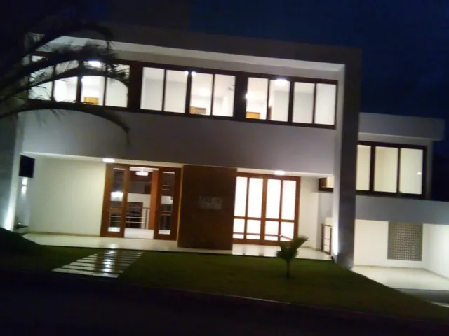 Imagem: Casa de Alto Padrão em Portão - 4 Quartos