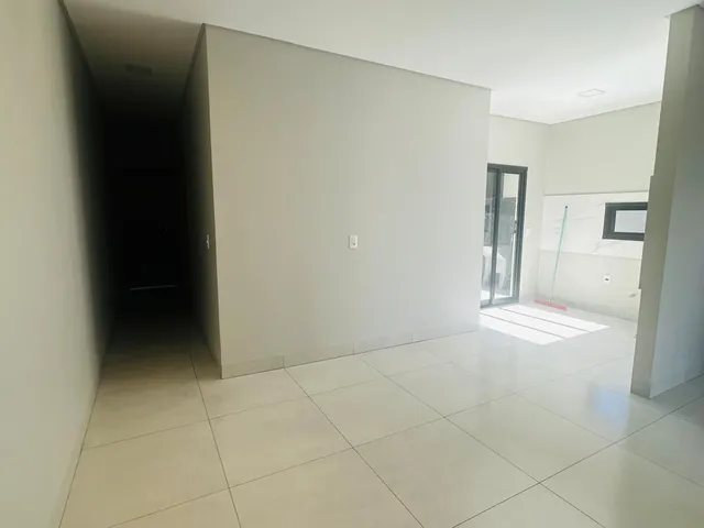 Imagem 6: Casa Nova com Passagem Lateral e Sobra de Terreno À Venda em Toledo Pr