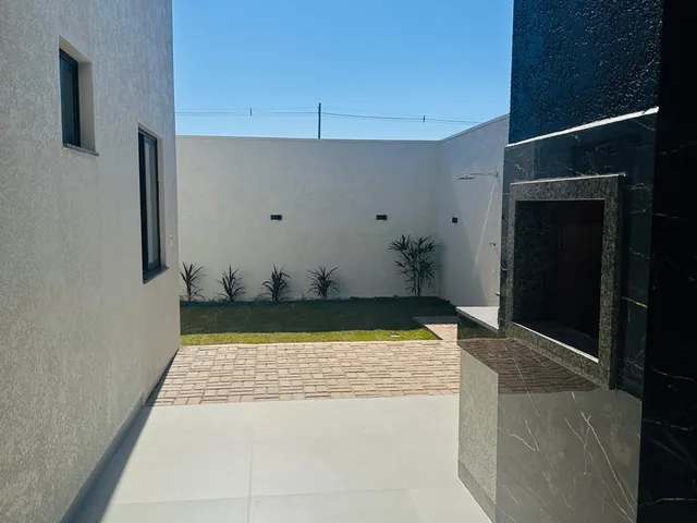 Imagem 11: Casa Nova com Passagem Lateral e Sobra de Terreno À Venda em Toledo Pr
