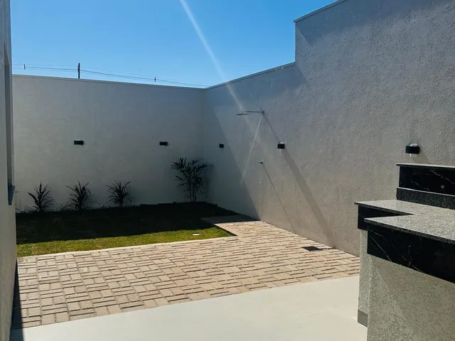 Imagem 12: Casa Nova com Passagem Lateral e Sobra de Terreno À Venda em Toledo Pr