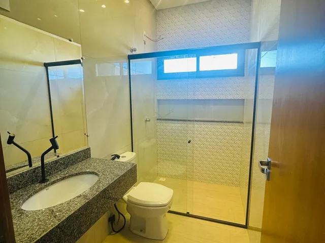 Imagem 4: Casa Nova com Passagem Lateral e Sobra de Terreno À Venda em Toledo Pr