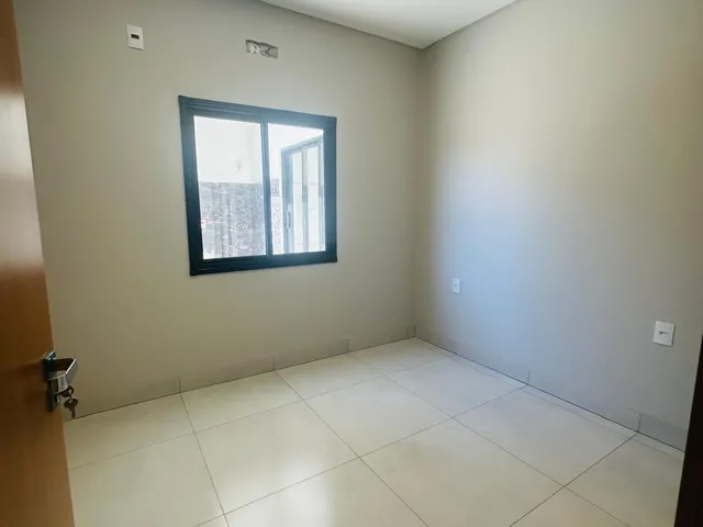 Imagem 7: Casa Nova com Passagem Lateral e Sobra de Terreno À Venda em Toledo Pr