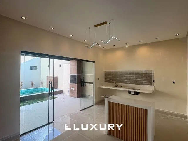 Imagem 8: Casa Moderna com Piscina e Área Gourmet no Residencial santa Edwiges