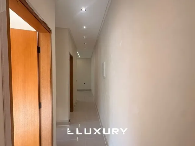 Imagem 10: Casa Moderna com Piscina e Área Gourmet no Residencial santa Edwiges