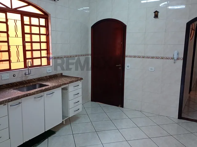 Imagem 6: Casa Térrea - Quintal Compartilhado - 02 Dormitórios + 01 Opcional - 02 Vagas de Garagem / Pq das Nações - Rua Espanha