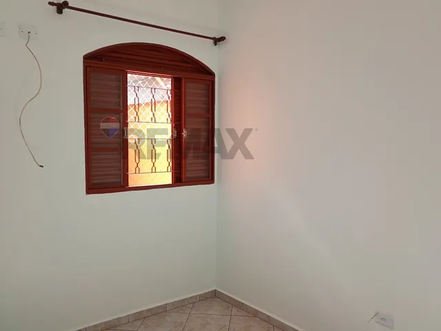Imagem 7: Casa Térrea - Quintal Compartilhado - 02 Dormitórios + 01 Opcional - 02 Vagas de Garagem / Pq das Nações - Rua Espanha