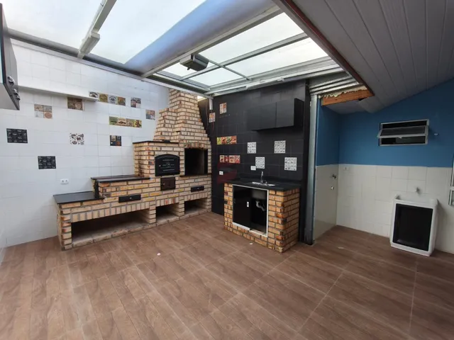 Imagem 8: Casa com 2 Dormitórios para Alugar por R$ 2.500,00 no Bairro Weissópolis - Pinhais / Pr