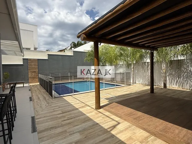 Imagem: Casa Espaçosa com 3 Suítes e 4 Vagas no