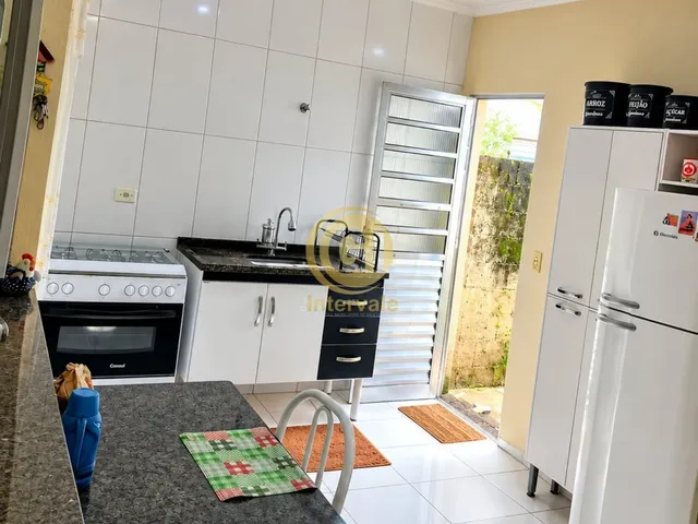 Imagem 3: Casa À Venda: 2 Quartos, 2 Vagas em Jacareí/Sp, Bairro Cidade Salvador - Oportunidade Única!