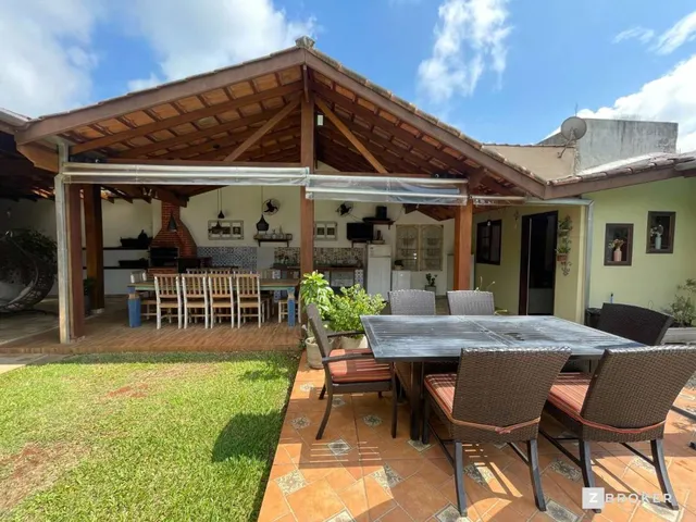 Imagem 10: Casa À Venda em Ubatuba, Barra da Lagoa, com 8 Quartos, 440M²