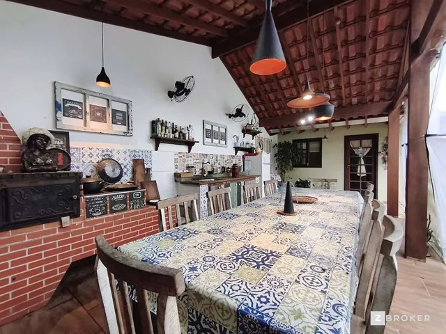 Imagem 3: Casa À Venda em Ubatuba, Barra da Lagoa, com 8 Quartos, 440M²