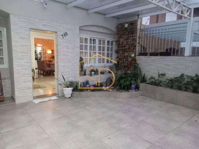Imagem 2: Sobrado À Venda, com 3 Quartos, Espaço Gourmet , 2 Vagas de Garagem ,180M² no Bairro Parolin em Curitiba