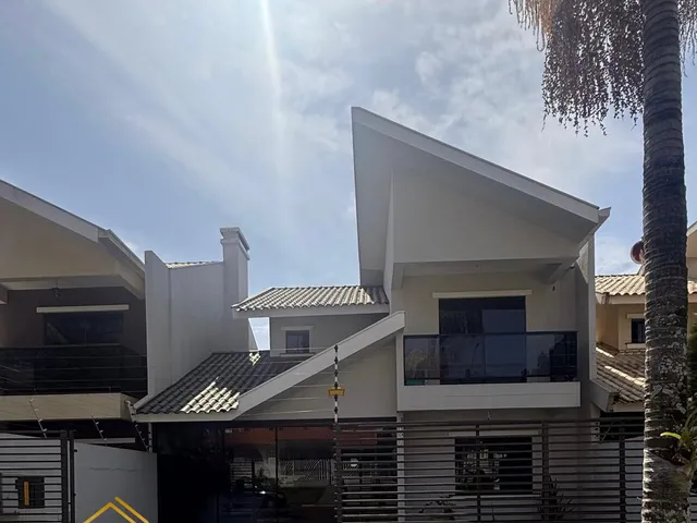 Imagem: Lindo Sobrado À Venda no Jardim Gisela