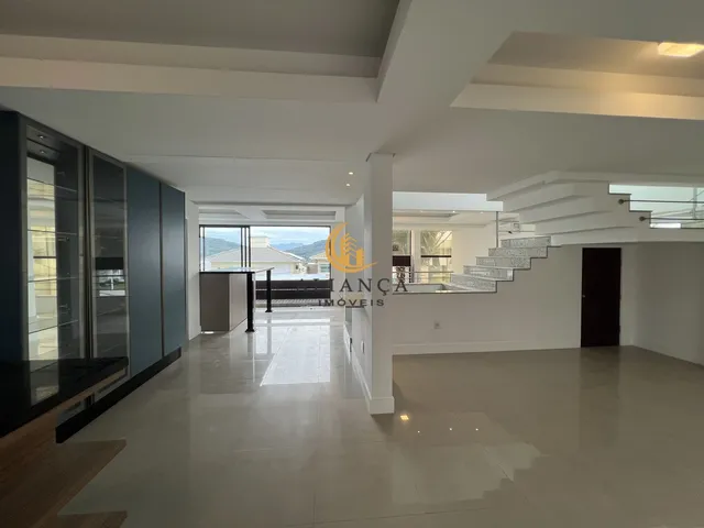 Imagem 13: Casa com 3 Suítes e Piscina na Pedra Branca