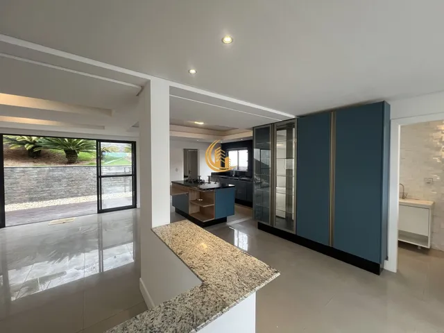 Imagem 16: Casa com 3 Suítes e Piscina na Pedra Branca