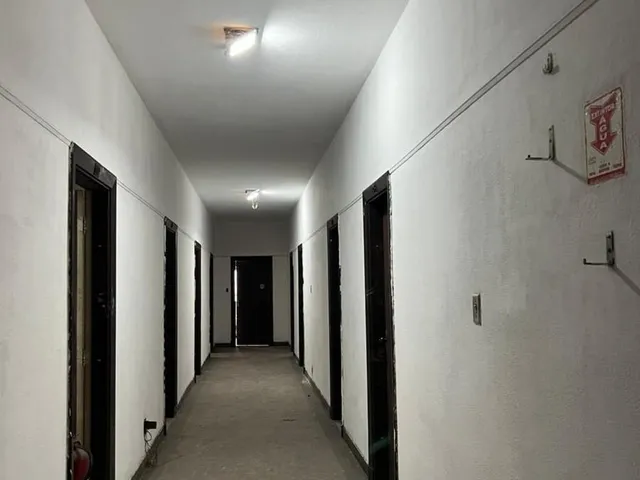 Imagem 2: Salão Comercial de Alto Padrão no Centro de Santos-Sp: 80 Salas e 3.300M² de Área Disponíveis!