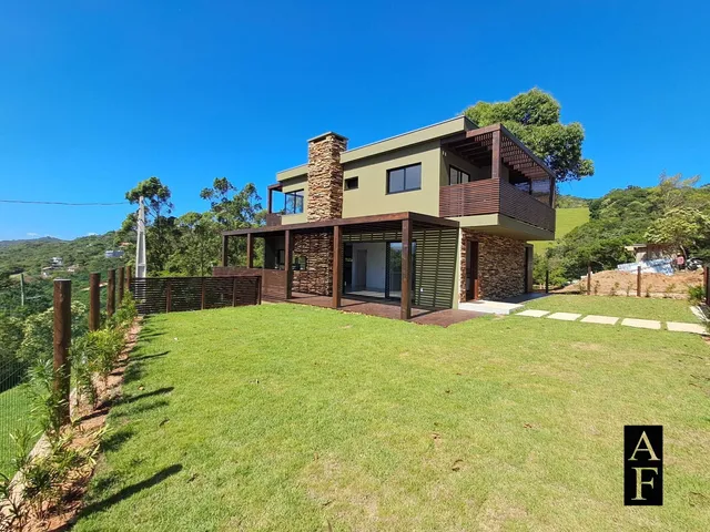 Imagem: Casa Praia da Ferrugem, em Garopaba/Sc