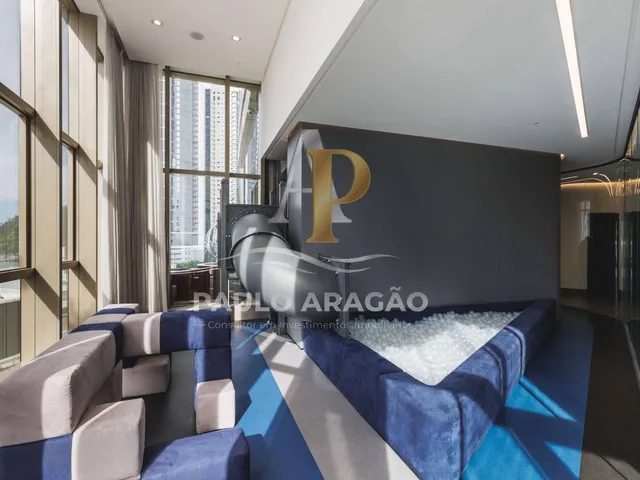 Imagem 7: Apartamento de Alto Padrão À Venda, no Yachthouse Residence Club em Balneário Camboriú, Centro, com 4 Quartos, 265M²