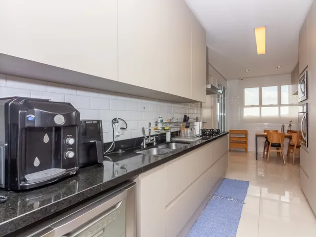 Imagem 16: Apartamento para Venda em Pinheiros com 4 Quartos, Sendo 4 Suítes, 253M²