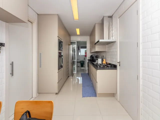 Imagem 9: Apartamento para Venda em Pinheiros com 4 Quartos, Sendo 4 Suítes, 253M²