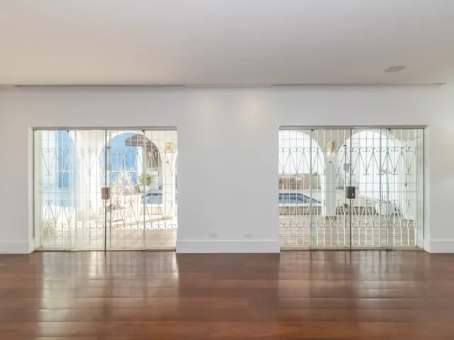 Imagem 3: Casa para Venda em Vila Morumbi com 4 Quartos, Sendo 2 Suítes, 374M²