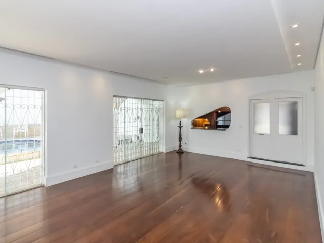 Imagem 2: Casa para Venda em Vila Morumbi com 4 Quartos, Sendo 2 Suítes, 374M²