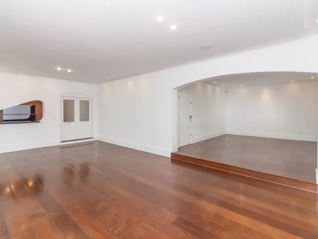 Imagem 9: Casa para Venda em Vila Morumbi com 4 Quartos, Sendo 2 Suítes, 374M²