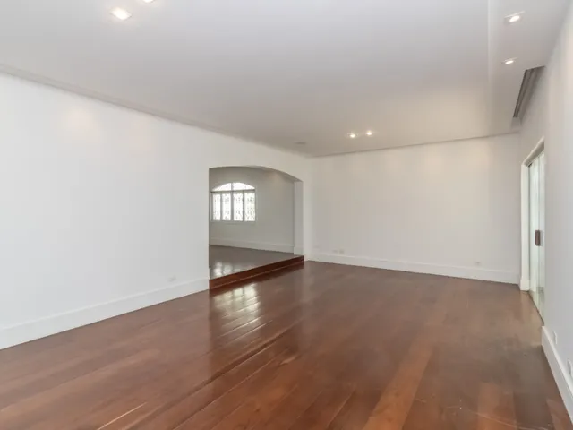 Imagem 15: Casa para Venda em Vila Morumbi com 4 Quartos, Sendo 2 Suítes, 374M²