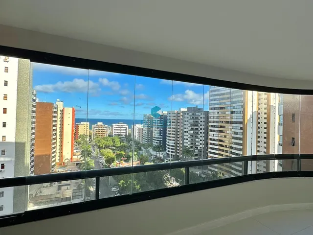 Imagem 4: Apartamento À Venda no Pituba Ville com 197M², 3 Suítes e 3 Vagas