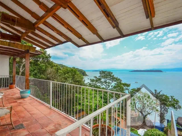 Imagem 2: Mansão Pé na Areia em Meio À Natureza no Sambaqui