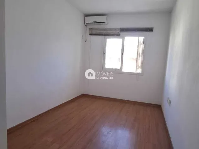 Imagem 2: Sobrado À Venda no Bairro Guarujá - Porto Alegre/Rs
