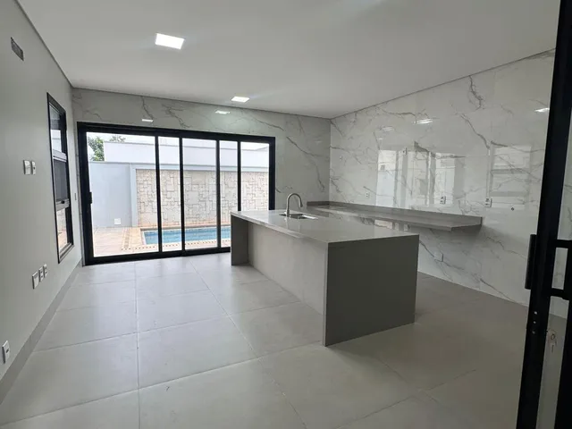 Imagem 5: Sobrado no Condomínio Belvedere II À Venda por R$ 2.500.000,00