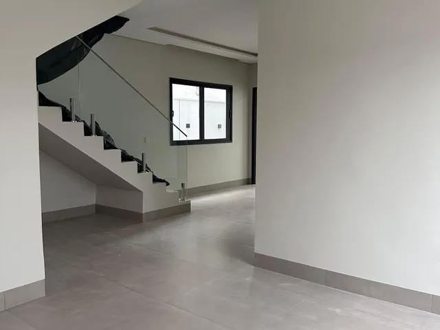 Imagem 2: Sobrado no Condomínio Belvedere II À Venda por R$ 2.500.000,00
