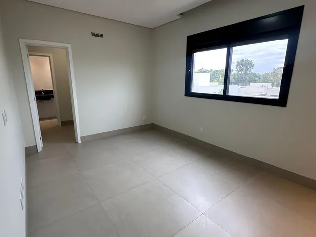 Imagem 3: Sobrado no Condomínio Belvedere II À Venda por R$ 2.500.000,00