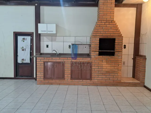 Imagem 7: Casa Ampla com 3 Dormitórios, 2 Suítes e Salão de Festas no Dom Bosco