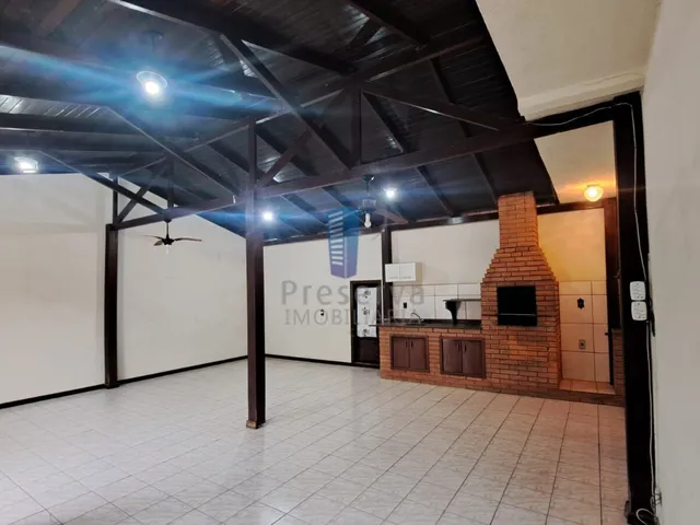 Imagem 13: Casa Ampla com 3 Dormitórios, 2 Suítes e Salão de Festas no Dom Bosco