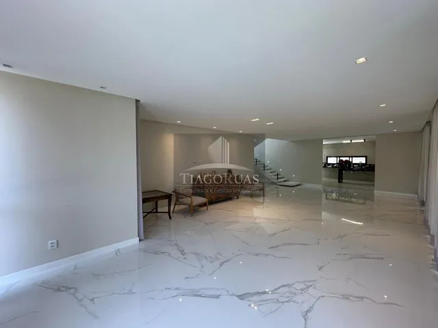 Imagem 13: Aluguel Luxuosa Casa de 5 Suítes no Condomínio Busca Ville, : Fino Acabamento e Alto Padrão - Imperdível!